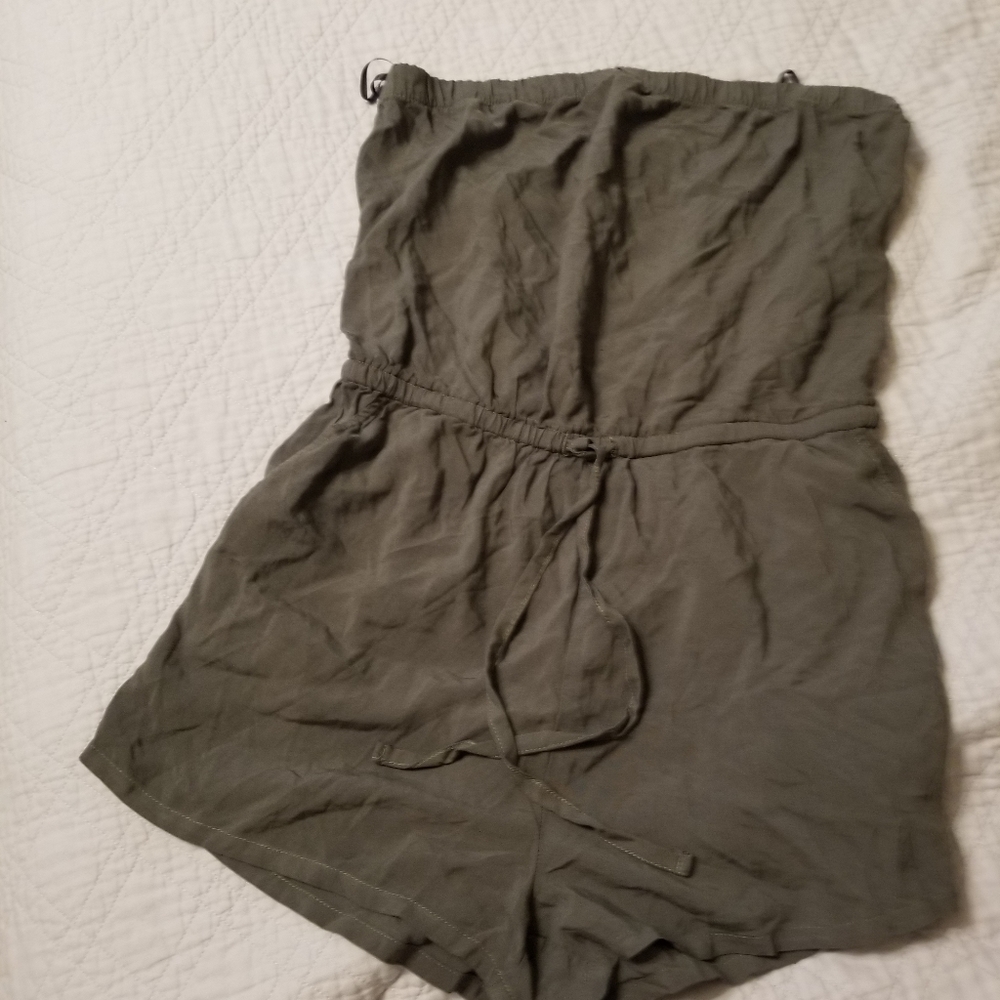 Forever 21 tube top short romper in size L